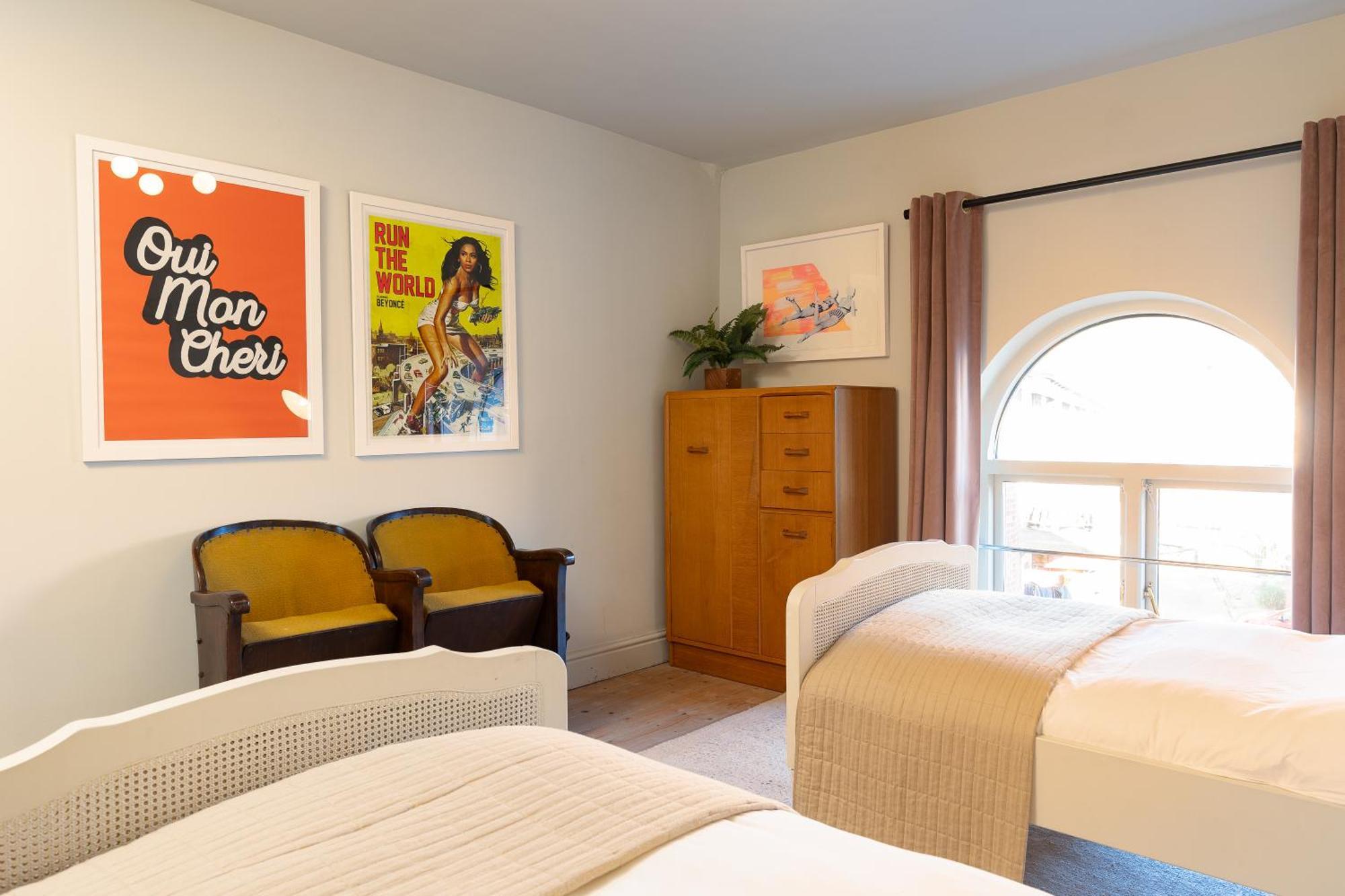Stylish Seaside Home With King Beds And Parking スカーバラ エクステリア 写真